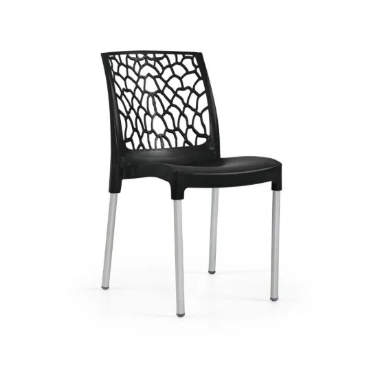 Toolid suveterrassidele