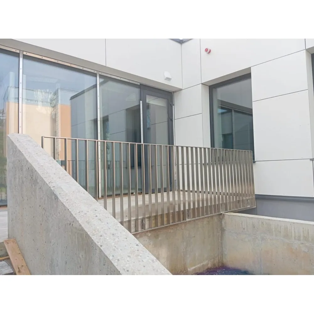 Metāla ieejas kāpnes