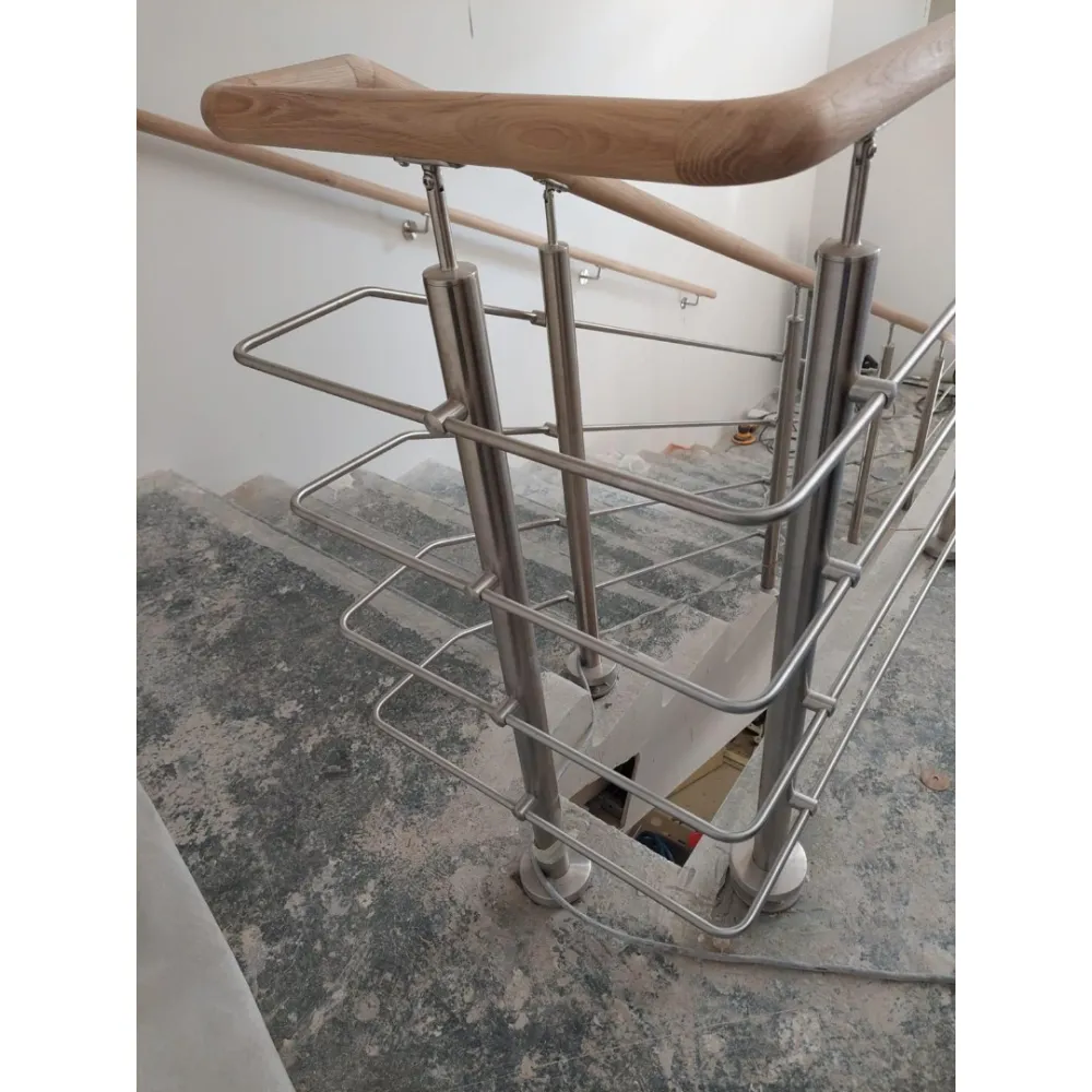 Metāla starpstāvu kāpnes