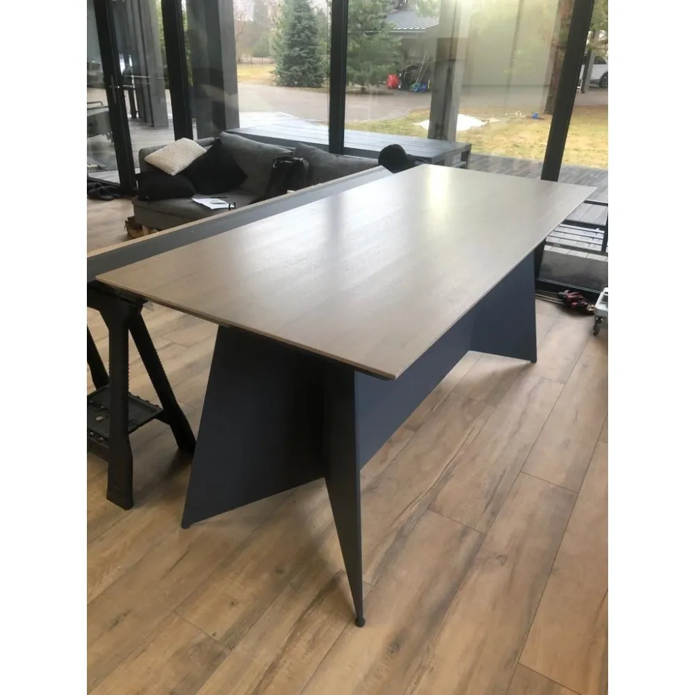 Metalinis stalo pagrindas