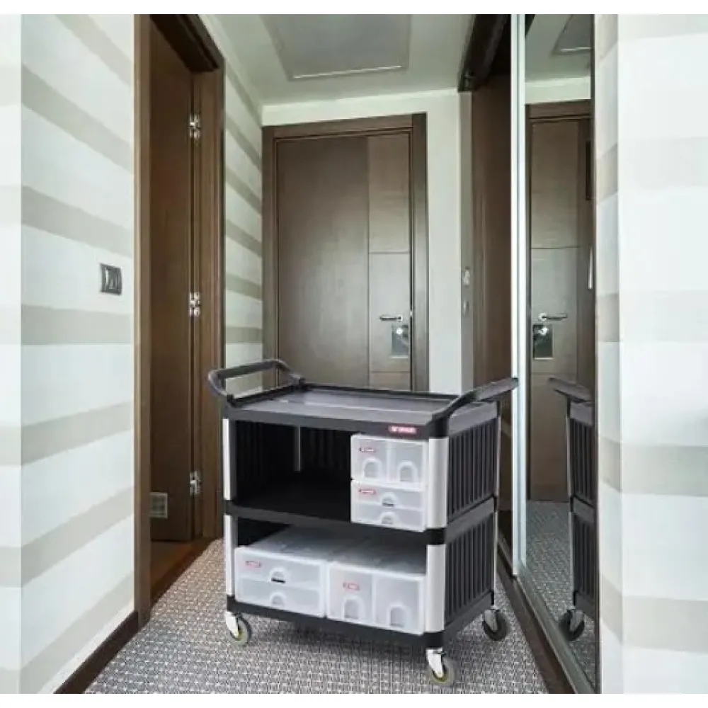 Закрытая сервировочная тележка с усиленной конструкцией