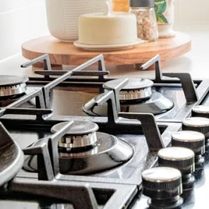 Elektri ja gaasipliitide eelised. Milliseid ahjusid on parem valida? Vastavad Baltic Horeca Solutionsi spetsialistid