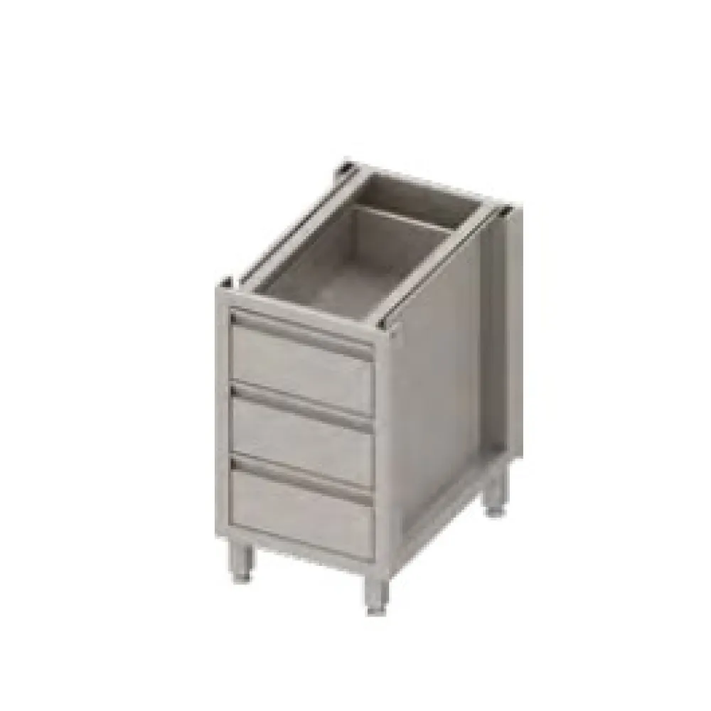 Kolme sahtliga metallkapp