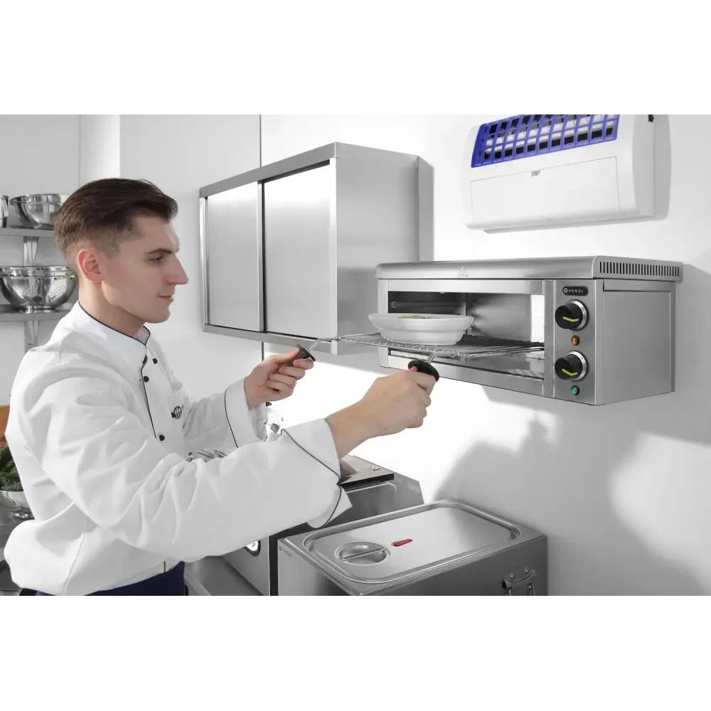 Salamandra grila krāsns ar izolētiem rokturiem